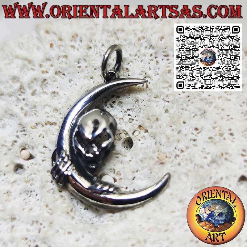 Pendentif en argent crâne des ténèbres accroché à la lune