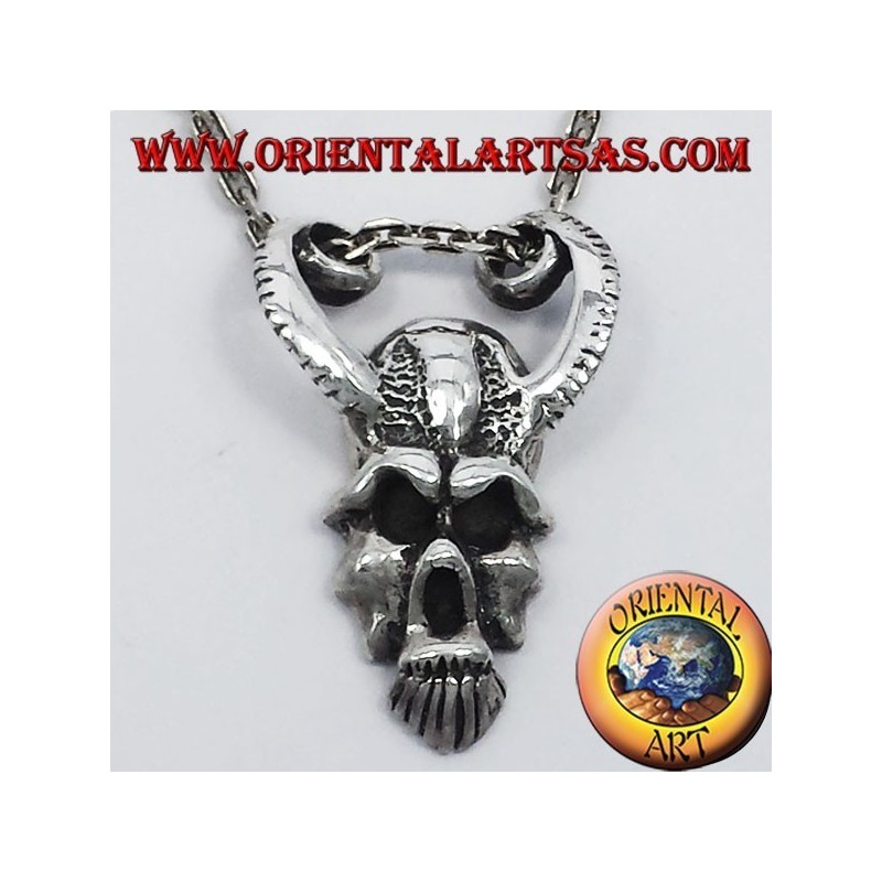Pendentif crâne avec cornes de RAM, d'argent
