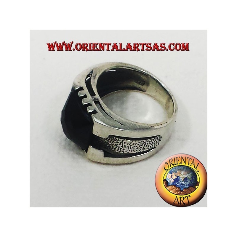 anello con onice sfaccetata