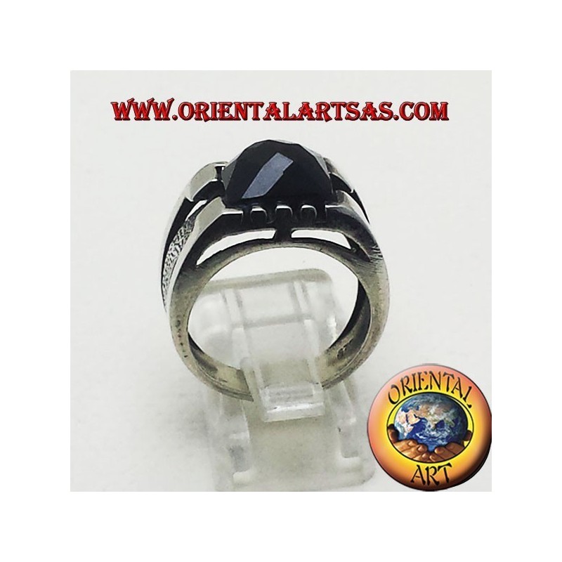 anello con onice sfaccetata