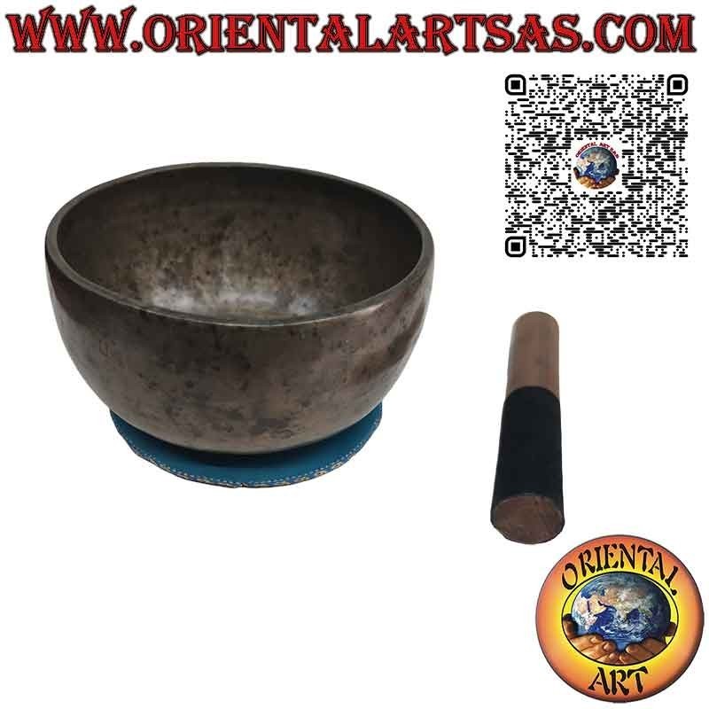 Antique handmade Tibetan singing bowl with clapper, 19 cm Ø, 1000 g, "SOL", 260 Hz