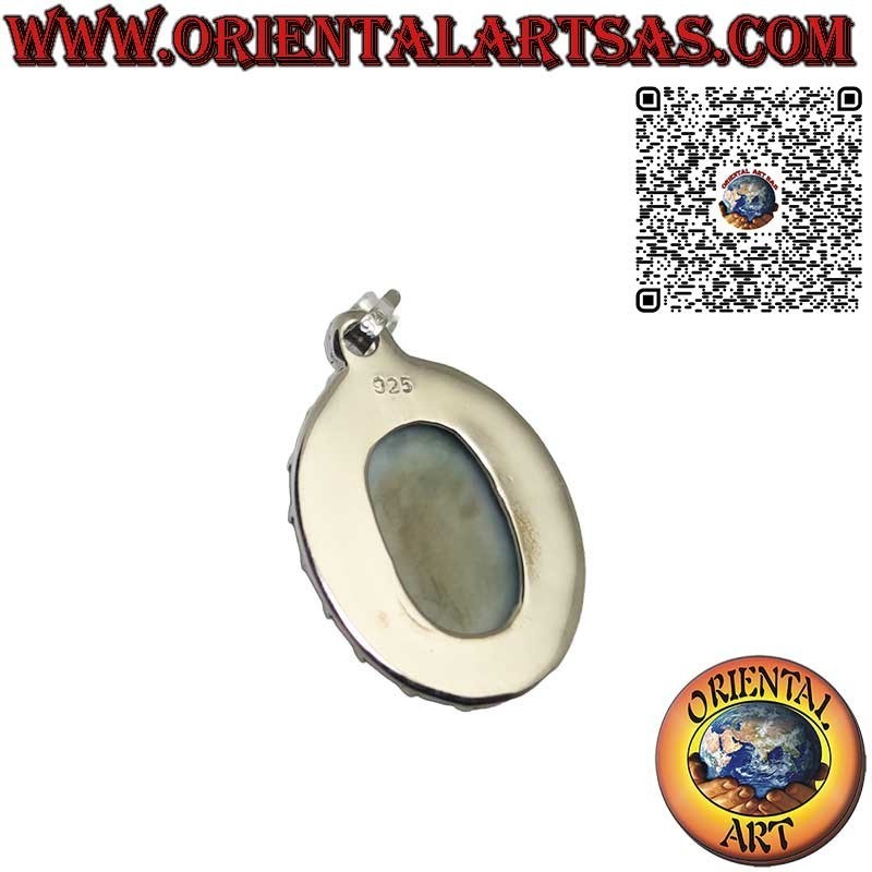 Colgante de plata con cabujón ovalado de larimar natural y trío de esferas