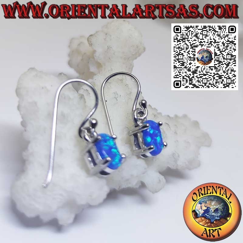 Silberohrringe mit ovalem blauem mystischem Opal mit glattem Rand