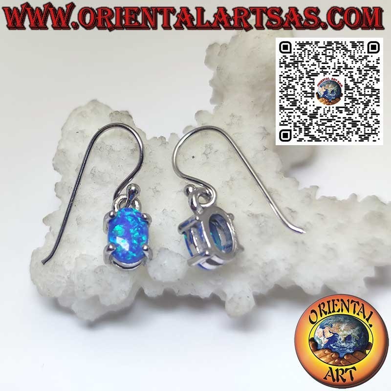 Silberohrringe mit ovalem blauem mystischem Opal mit glattem Rand