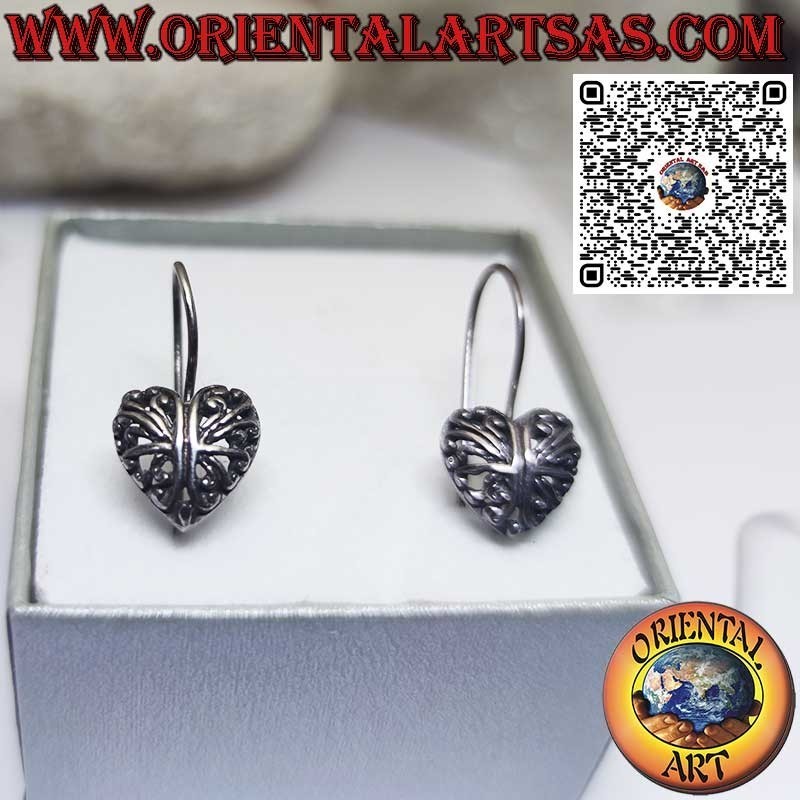 Pendientes palanca de plata, corazón redondeado calado de estilo barroco