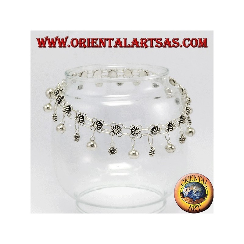 Argent cheville, des fleurs et des cloches