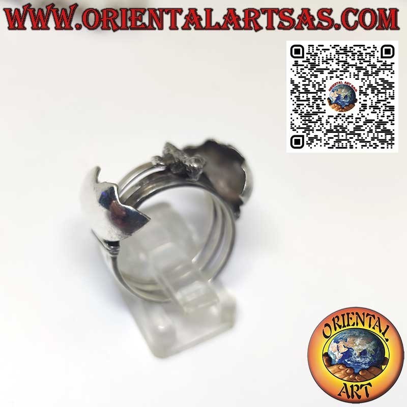 Anillo de plata con forma de huevo que se puede abrir con pollito.