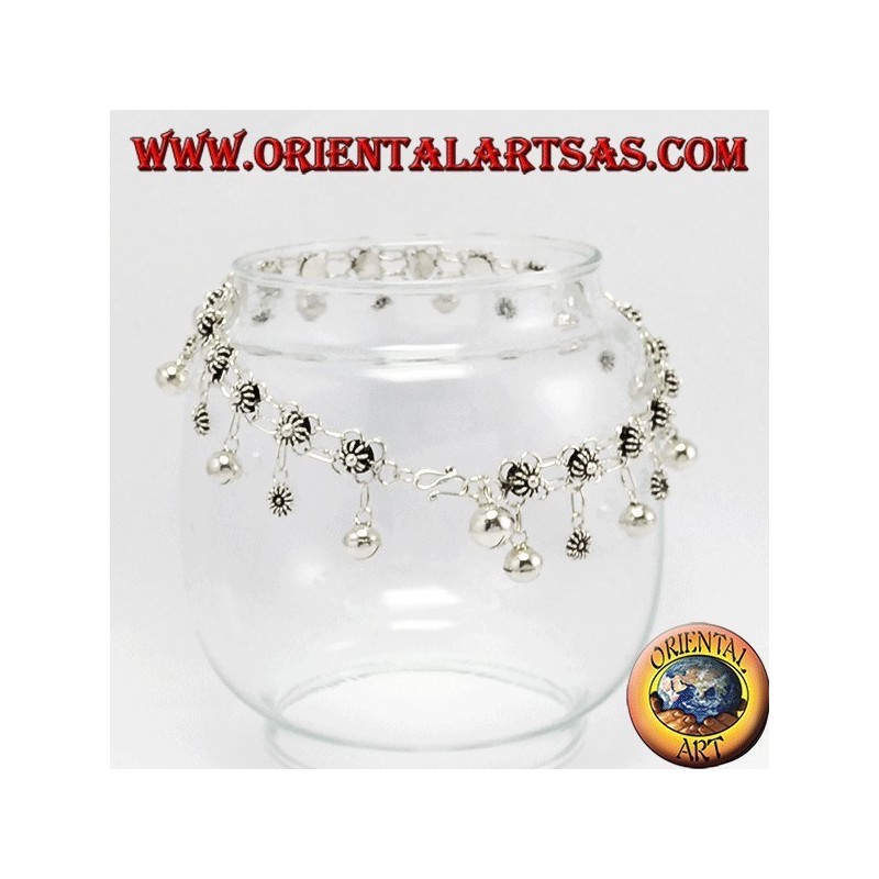 Argent cheville, des fleurs et des cloches