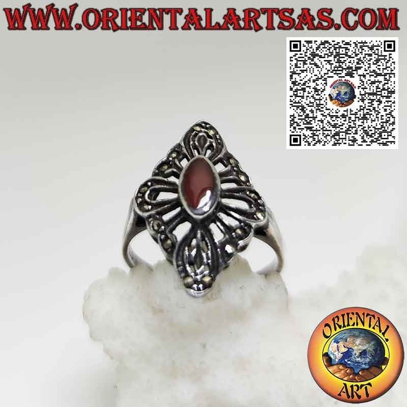 Anillo de plata con cornalina ovalada y Marcasita en engaste lanzadera