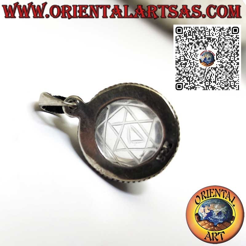 Ciondolo in argento con Sri Yantra inciso su cristallo di rocca 18mm.Ø