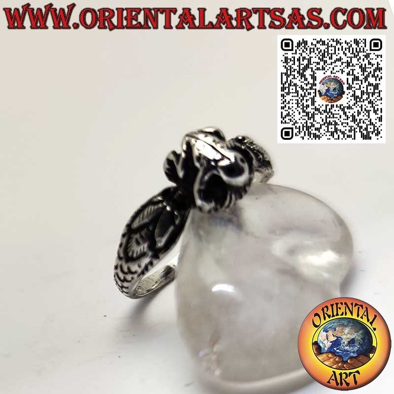 Silver ring, the frog between two cobra snakes