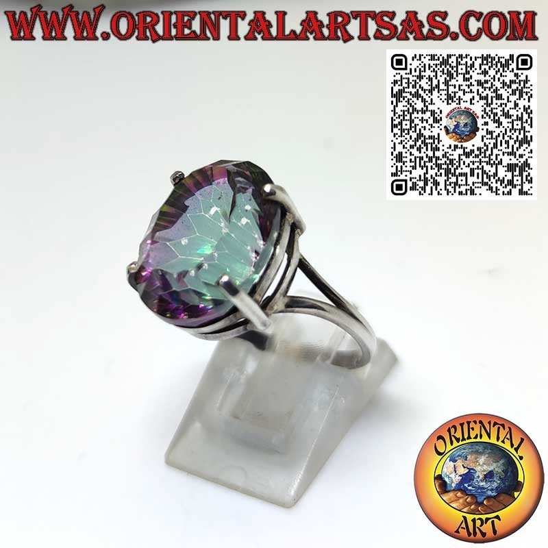 Anello in argento con quarzo aura sfaccettato ovale incastonato a graffette