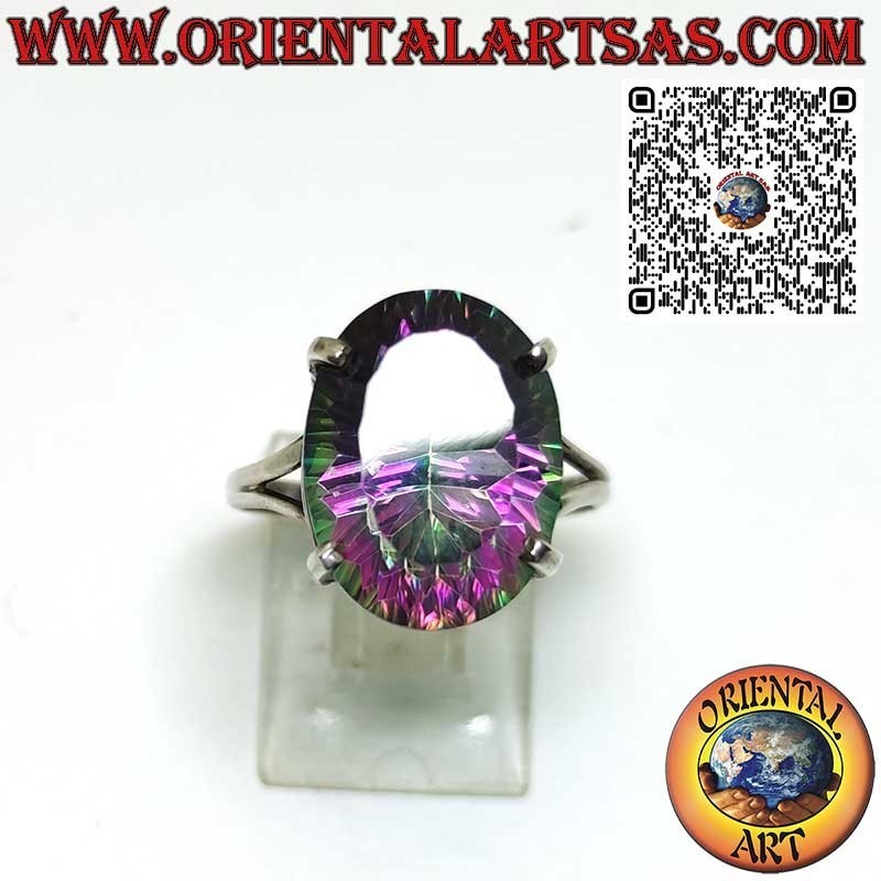 Anello in argento con quarzo aura sfaccettato ovale incastonato a graffette