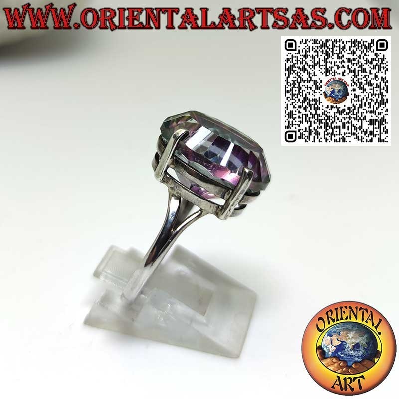 Anello in argento con quarzo aura sfaccettato ovale incastonato a graffette