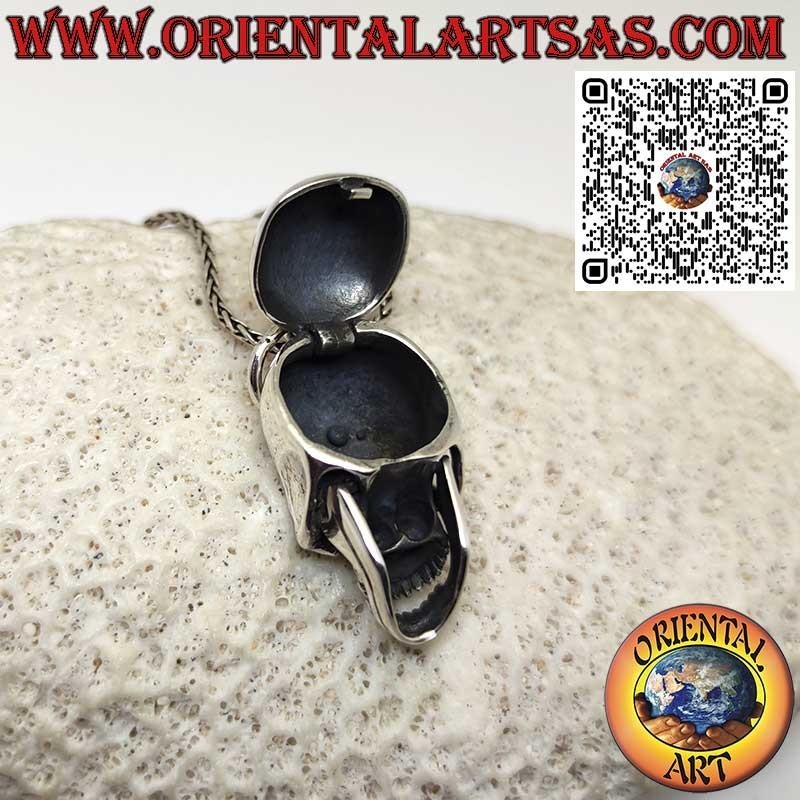 Silver pendant Skull with movable mandible and skull open
