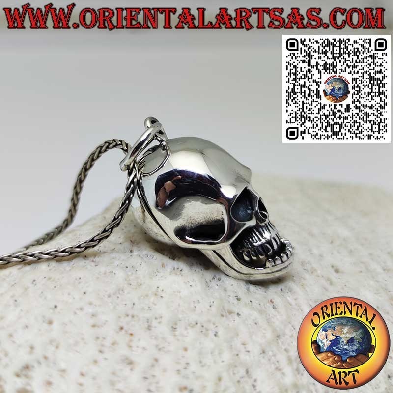 Pendentif en argent avec mandibule mobile et crâne ouvert