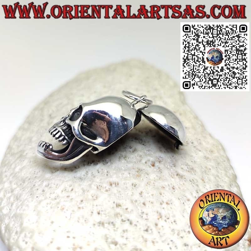 Pendentif en argent avec mandibule mobile et crâne ouvert