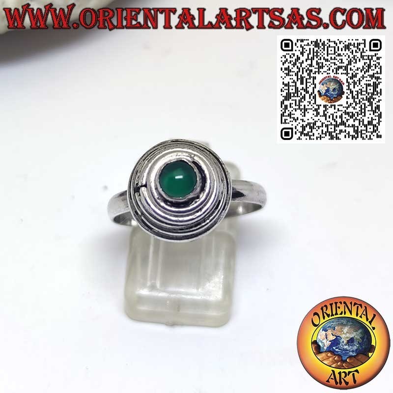 Bague en argent avec spirale conique surmontée d'une agate verte ronde