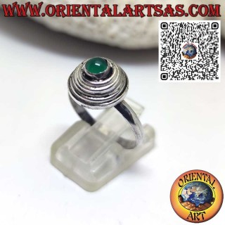 Bague en argent avec spirale conique surmontée d'une agate verte ronde