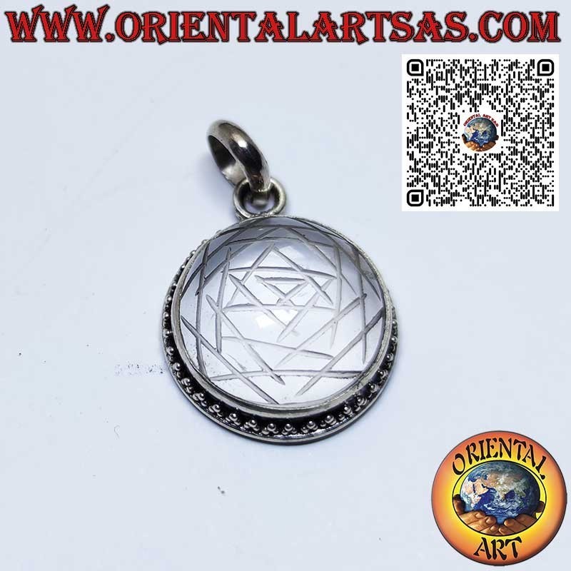 Pendentif en argent avec Sri Yantra gravé sur cristal de roche 18mm.Ø