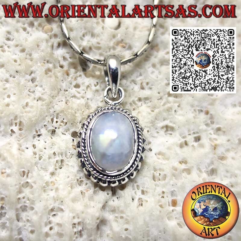Silver pendant with oval rainbow moonstone with spheres