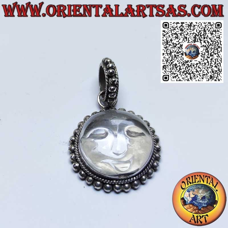 Colgante de plata sol tallado en cristal de roca rodeado de esferas