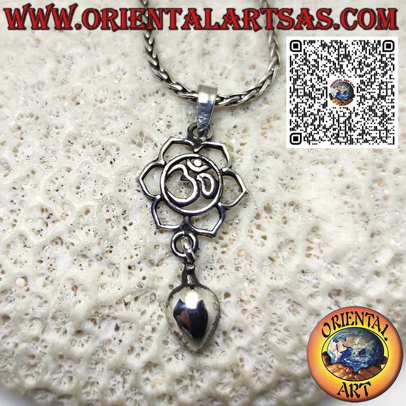 Ciondolo in argento con ॐ om nel fiore di loto e occhio di tigre a triangolo