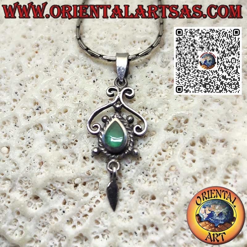 Pendentif en argent avec agate navette verte sur monture lisse