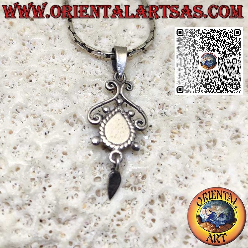 Pendentif en argent avec agate verte en forme de goutte, monture baroque et pendentif