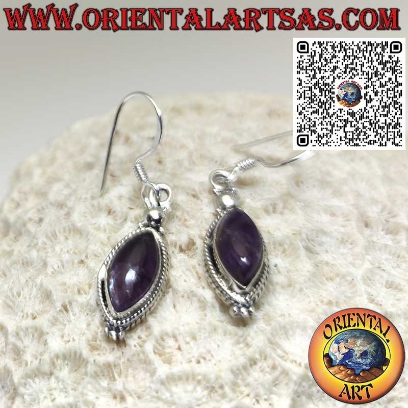 Orecchini in argento con ametista a navetta cabochon contornata da treccia
