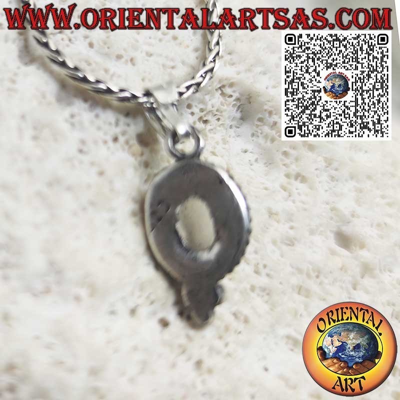 Colgante de plata con piedra lunar ovalada natural rodeada de 3 esferas