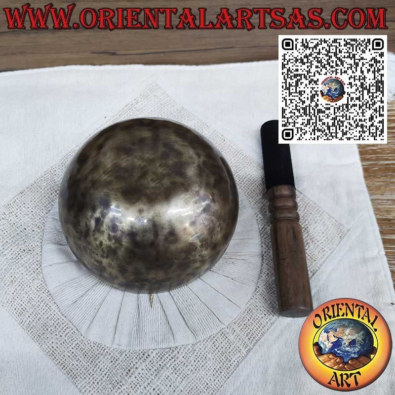Bol tibétain, 15 cm Ø, 329 Hz, poids 675 g, complet avec bâton traditionnel.