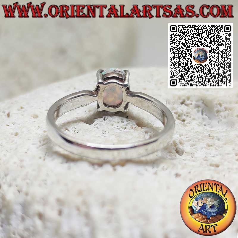 Bague en argent avec opale arlequin ovale sertie par 4 griffes