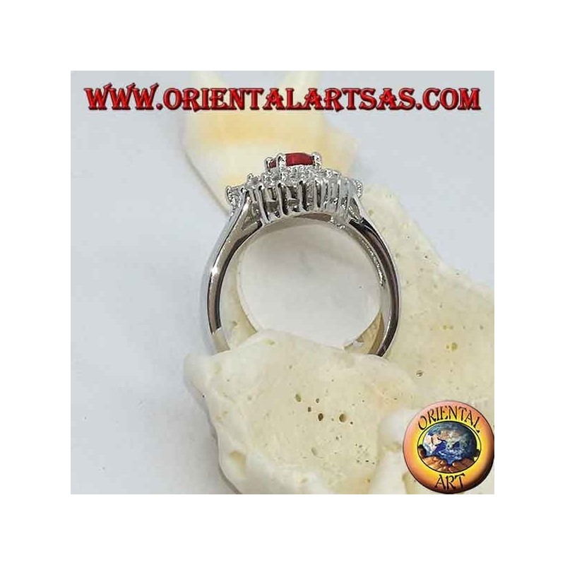 Anillo de plata con rubí sintético redondo engastado rodeado de rombos zirocones