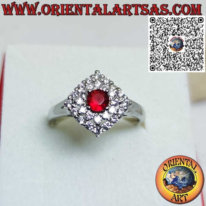 Anillo de plata con rubí sintético redondo engastado rodeado de rombos zirocones