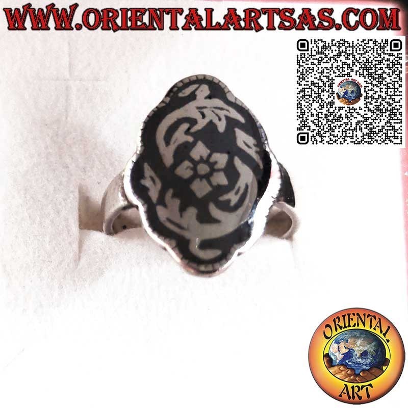 Anillo de plata con decoraciones florales en Niel hecho a mano