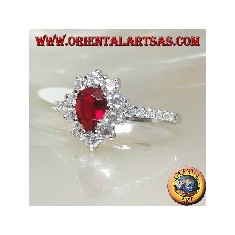 Bague en argent avec grenat goutte sertie de zircone cubique et rang sur les côtés