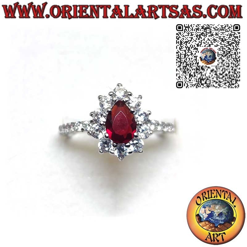 Bague en argent avec grenat goutte sertie de zircone cubique et rang sur les côtés