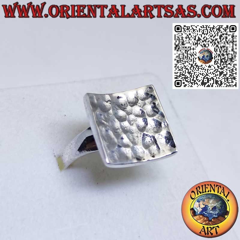 Anello in argento 925 quadrato concavo martellato fatto a mano dai Karen