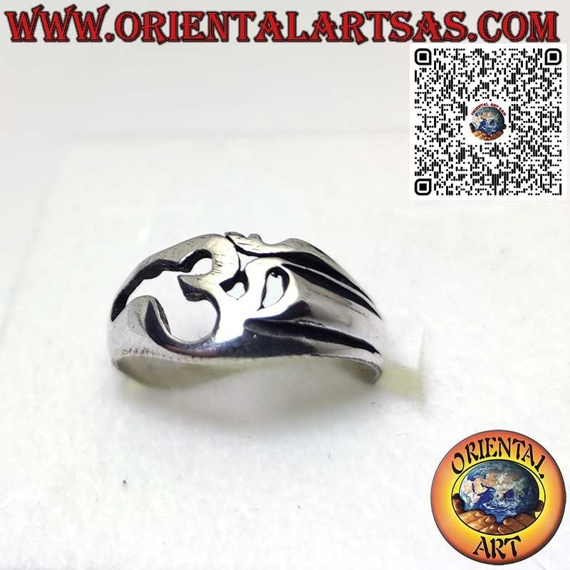 Anillo de plata con símbolo sagrado ॐ – Om, la esencia de la energía universal