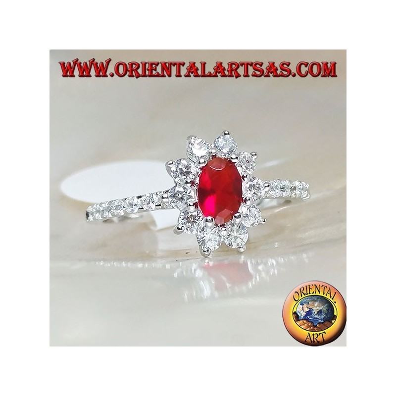 Bague en argent avec petit grenat ovale serti de zircone cubique et rang sur les côtés