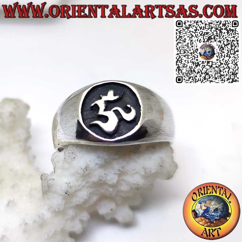 Bague en argent 925 avec symbole Om (ॐ) gravé en bas-relief – Bague chevalière artisanale