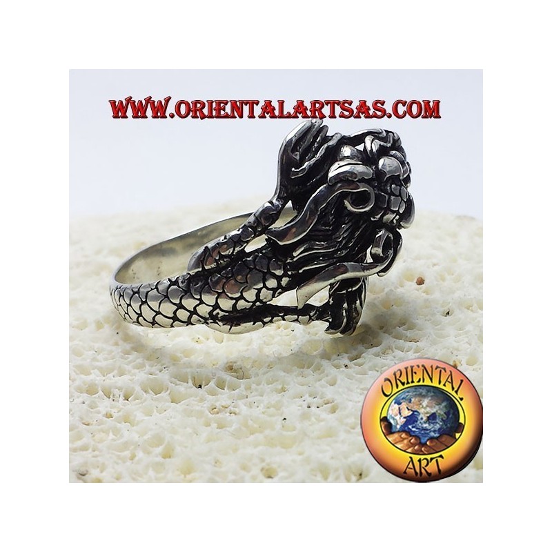 Anillo de plata del dragón de Nepal