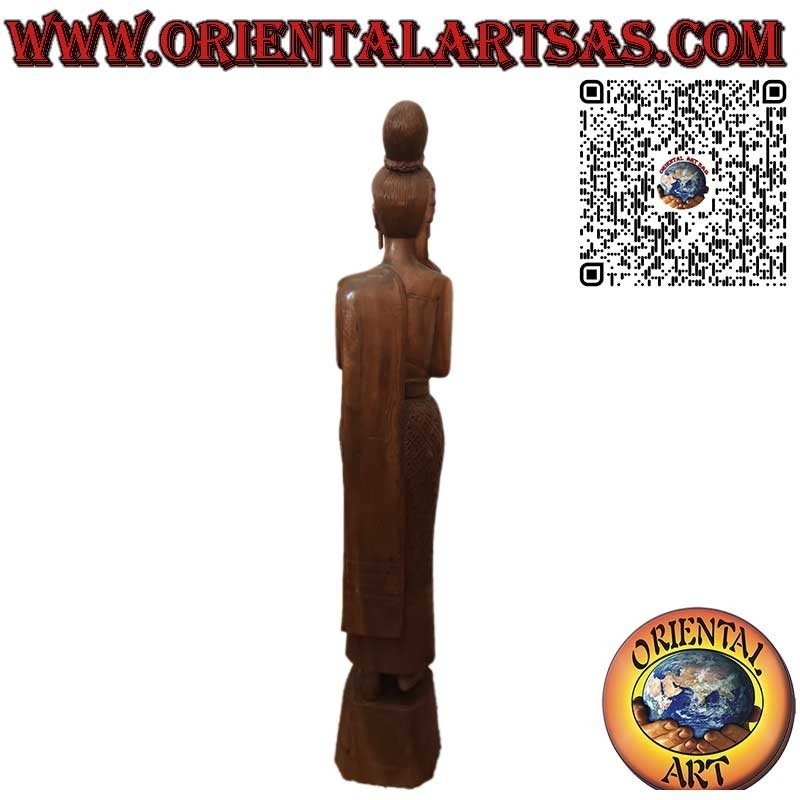 Sculpture femme thaï avec salut Sawasdee en bois et motifs floraux 150 cm