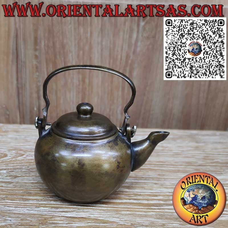Small Thai teapot in solid brass, heavy and handcrafted