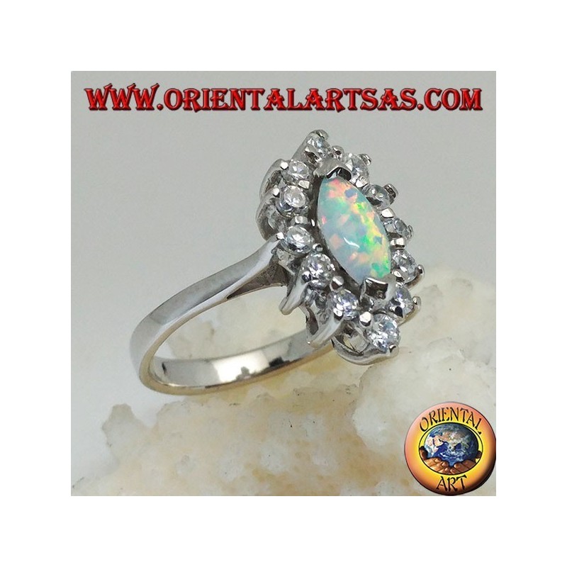 Silberring mit Shuttle-Harlekin-Opal an den Spitzen, umgeben von Zirkonen