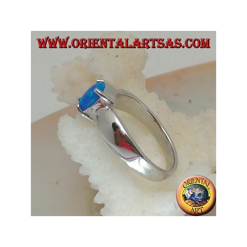 Anello in argento 925 con opale blu a goccia incastonato a 4 griffe