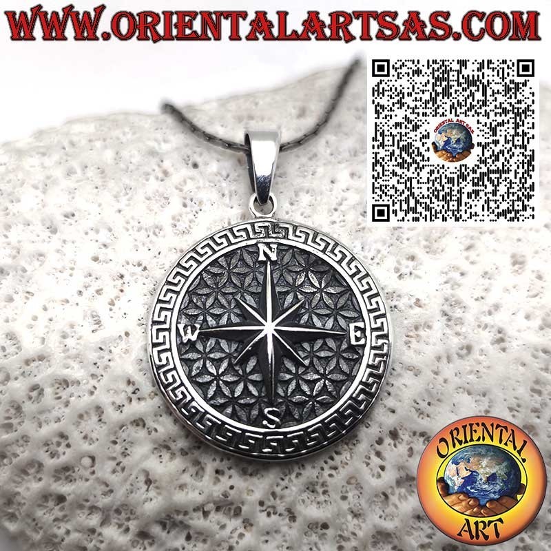 Ciondolo in argento 925 con Rosa dei Venti su Fiore della Vita, contornato da greca – Ø 27 mm