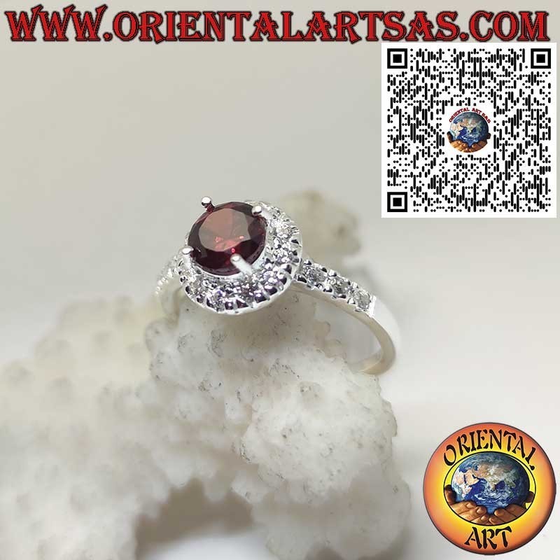 Anello Elegante in Argento con Granato Rosso e Zirconi Brillanti