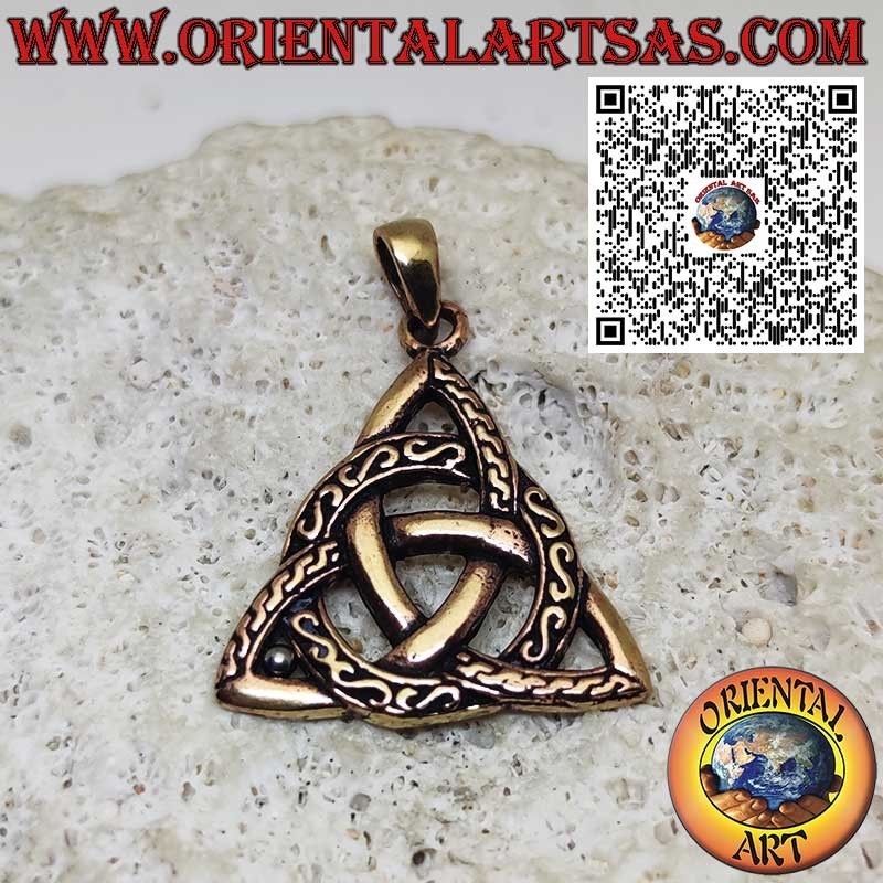 Bronze Pendant with Tyrone Knot and Circle – Symbol of Protection and Connection